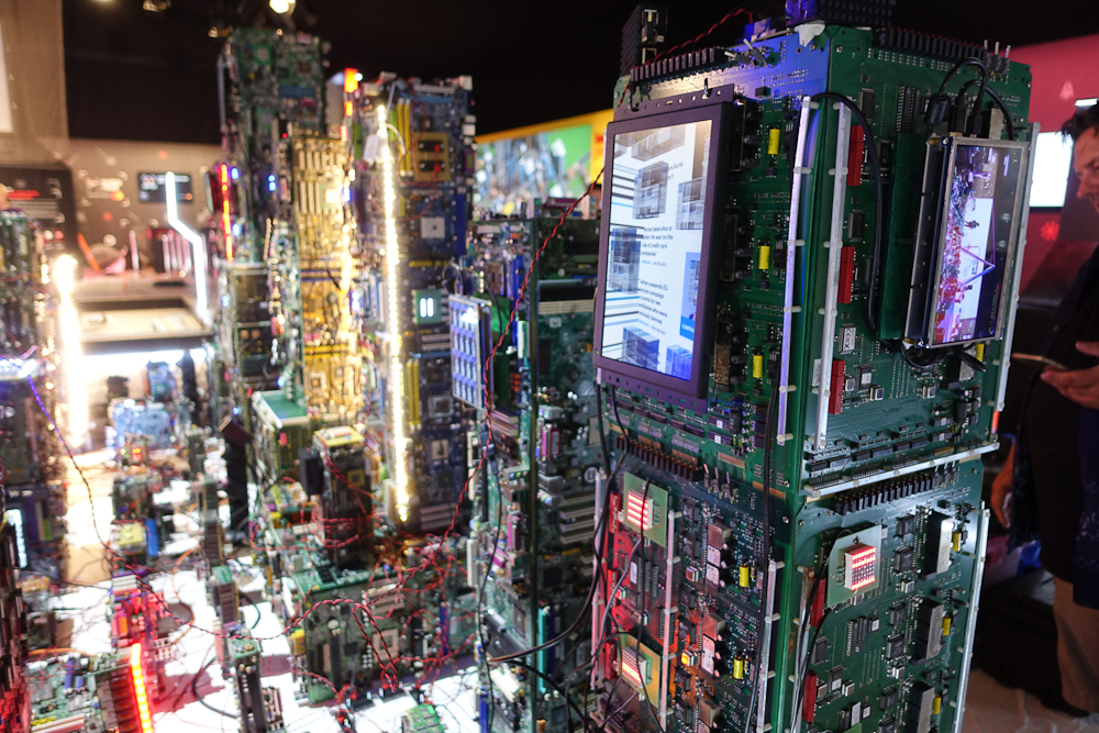 THE EMERGENT CITY. By Stanza