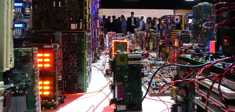 THE EMERGENT CITY. Steve Tanza: Stanza